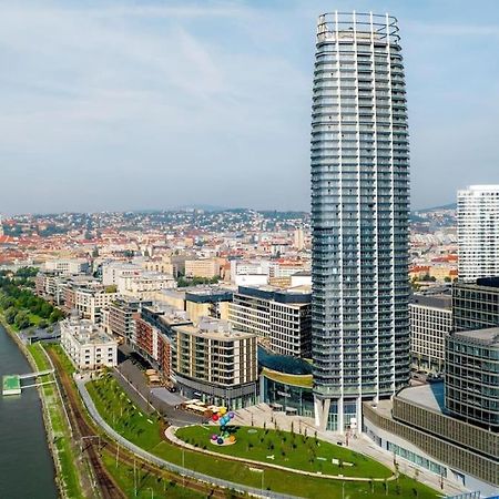 The First Skyscraper In Slovakia Lejlighed Bratislava Eksteriør billede