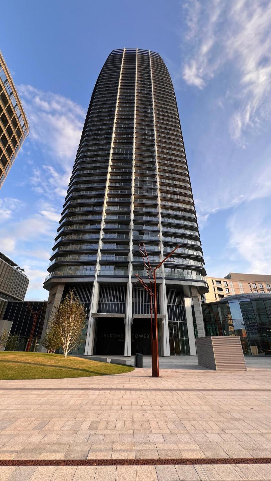 The First Skyscraper In Slovakia Lejlighed Bratislava Eksteriør billede
